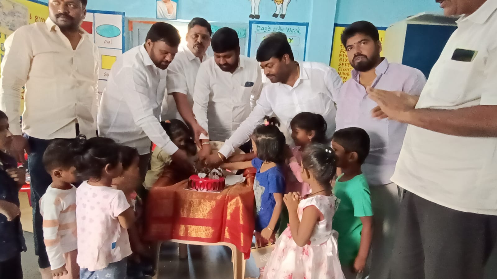 నిజాంపేట్ లో మేయర్ కొలను నీలా గోపాల్ రెడ్డి జన్మదిన వేడుకలు.
