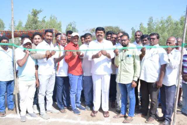 జర్నలిస్టు కప్ క్రికెట్ టోర్నమెంట్  ప్రారంభించిన ఎమ్మెల్యే పాయం