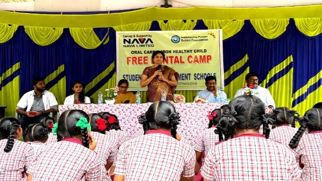 విద్యార్థినులకు ఉచిత వైద్య పరీక్షలు.
