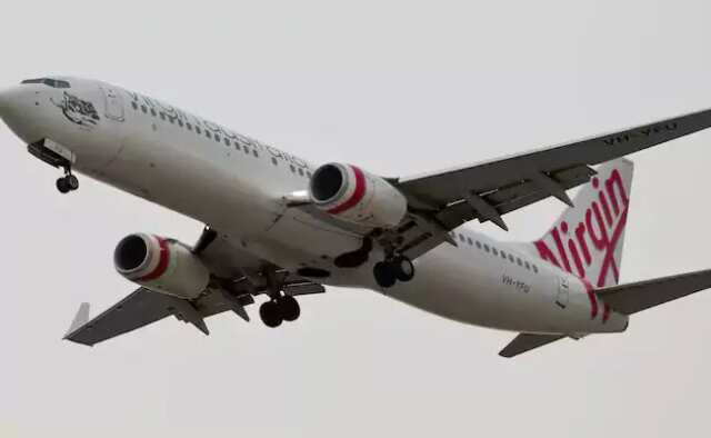 విమానం గాల్లో ఉండగా వింత సమస్య