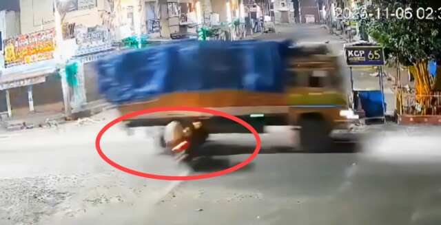 రోడ్డు ప్రమాదంలో ఇద్దరు యువకుల దుర్మరణం.