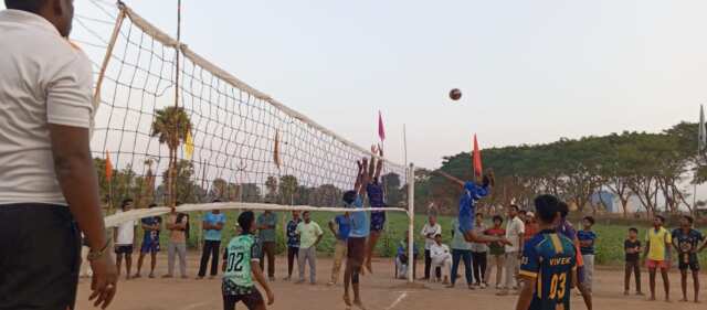 ఉత్సాహంగా వాలీబాల్ పోటీలు