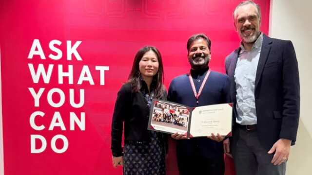 సీఎం రేవంత్ కు సర్టిఫికెట్ అందజేసిన హార్వర్డ్ కెనడీ స్కూల్