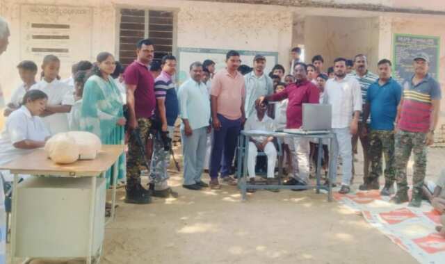 చిరుమళ్ళ ఆశ్రమ పాఠశాలలో కంటి వైద్య శిబిరం