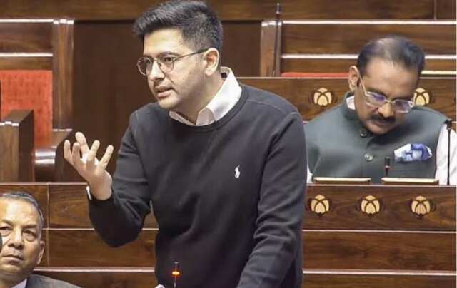 పార్ల‌మెంట్‌లో ప్ర‌జ రాఘ‌వ్ చ‌ద్దాకు సొంత పార్టీ షాక్ ఇచ్చింది. 