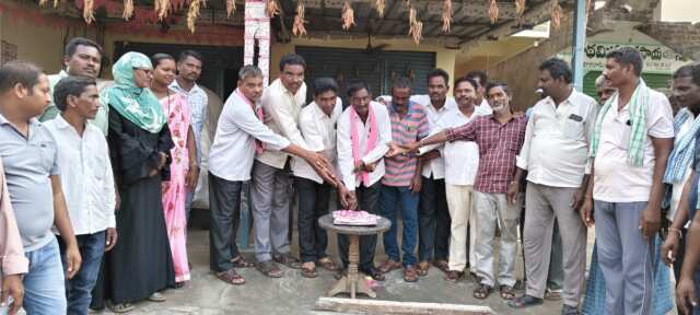 ఘనంగా మాజీ ఎమ్మెల్యే జన్మదిన వేడుకలు