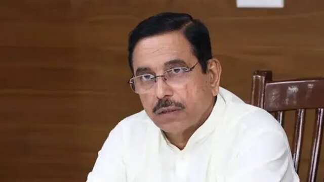 నూతన కేంద్ర విద్యాశాఖ మంత్రిగా ప్రహ్లాద్ జోషి