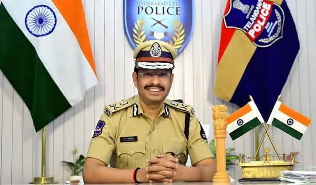 భారీ వర్షాలు.. ఇళ్ల నుంచి బయటకు రావద్దు: సీపీ సజ్జనార్‌