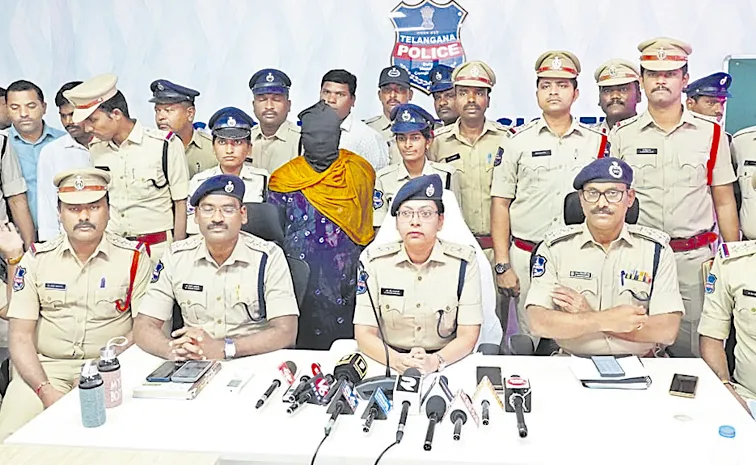డబ్బు, బంగారం కోసం వరుస హత్యలు.. పోలీసుల అదుపులో లేడీ కిల్లర్